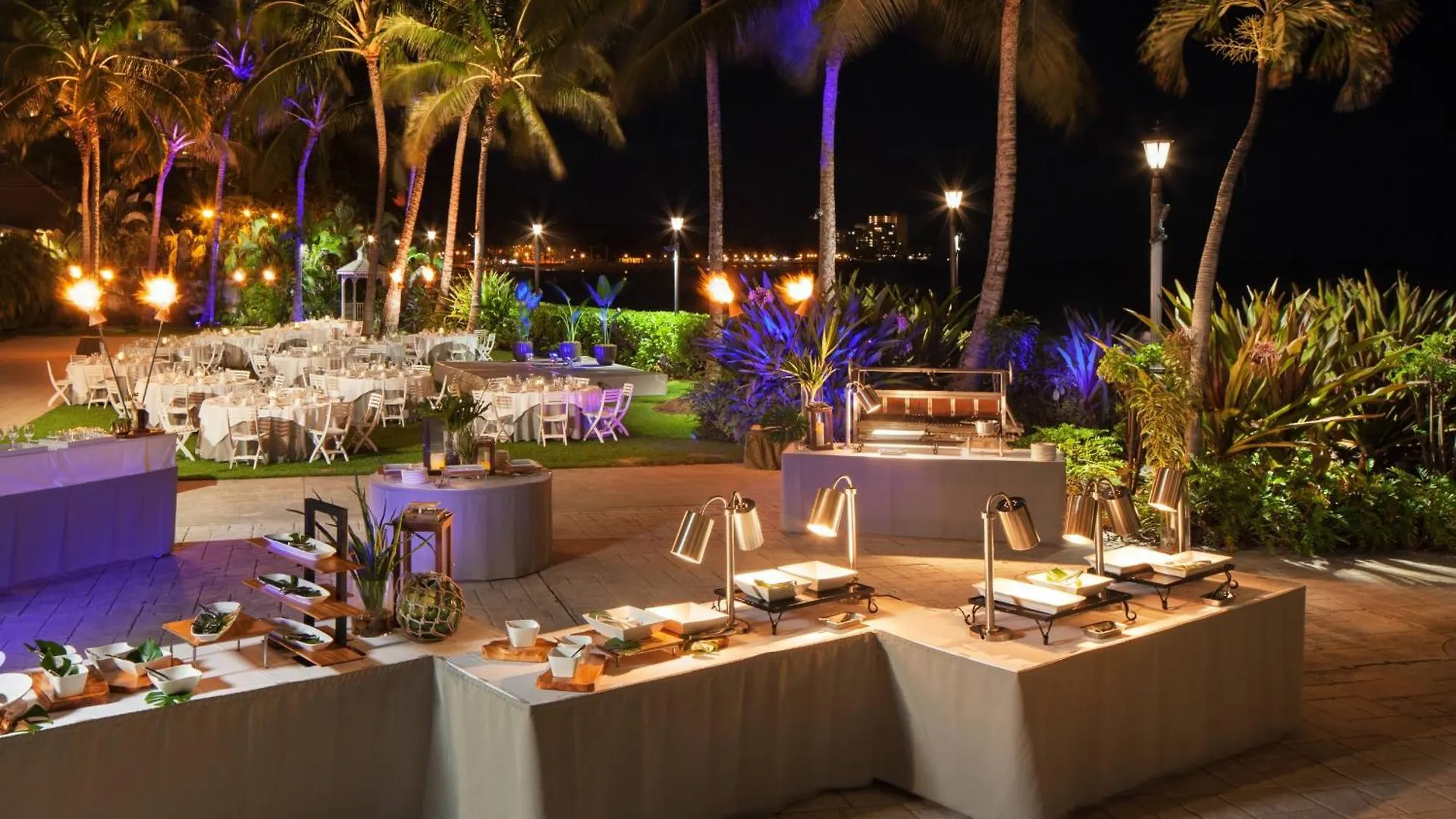 הונולולו Moana Surfrider, A Westin Resort & Spa, Waikiki Beach