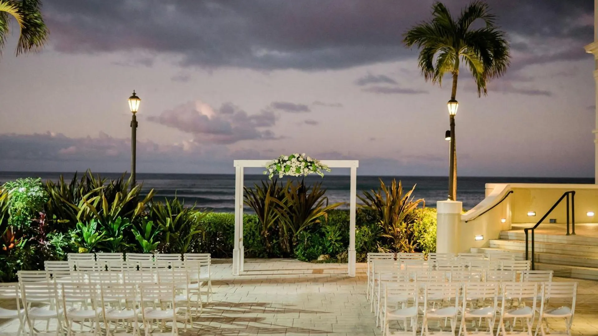 Moana Surfrider, A Westin Resort & Spa, Waikiki Beach Honolulu