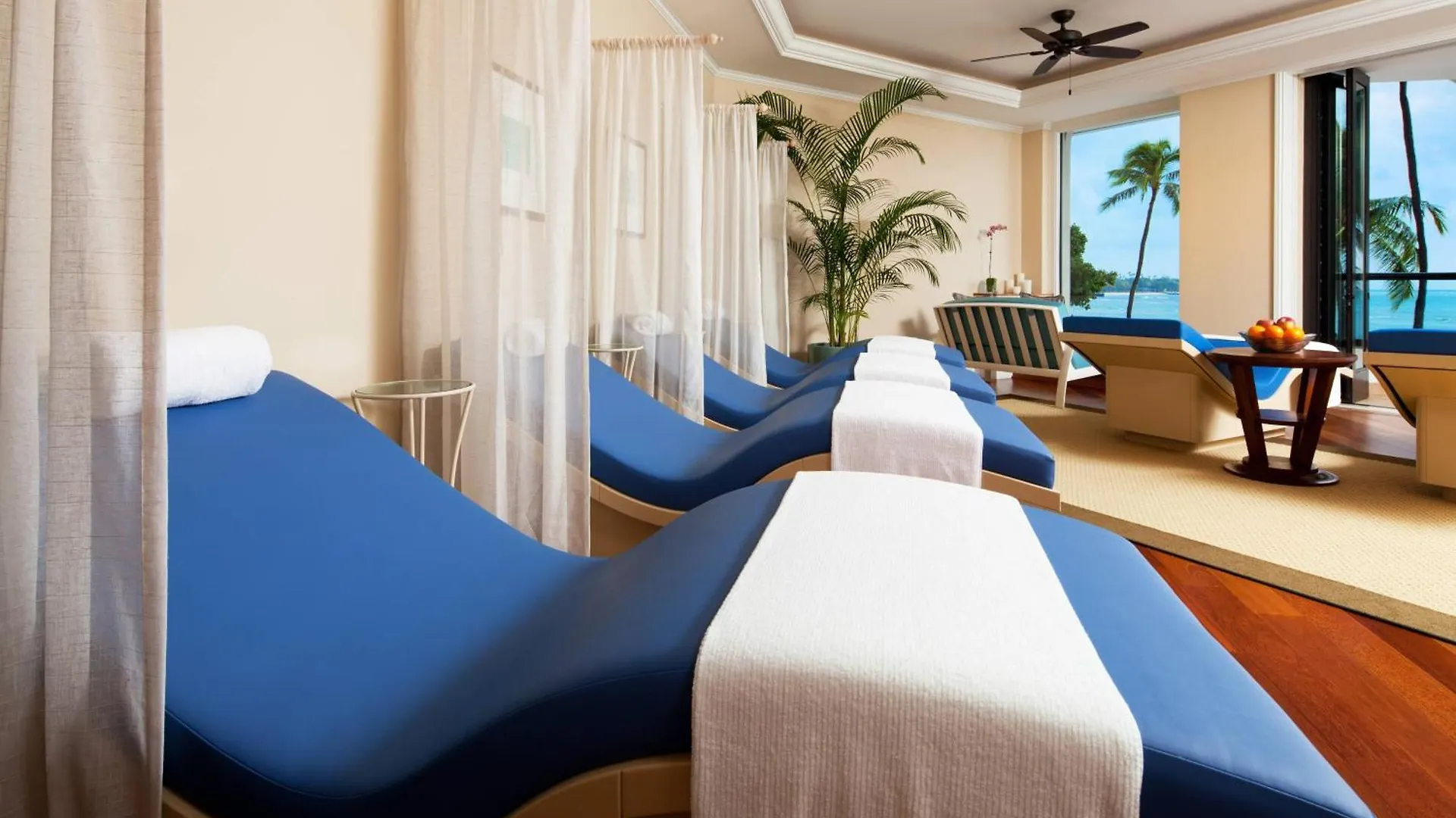 Moana Surfrider, A Westin Resort & Spa, Waikiki Beach Honolulu