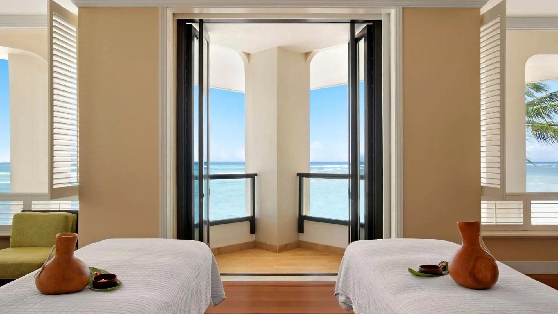 Moana Surfrider, A Westin Resort & Spa, Waikiki Beach Honolulu
