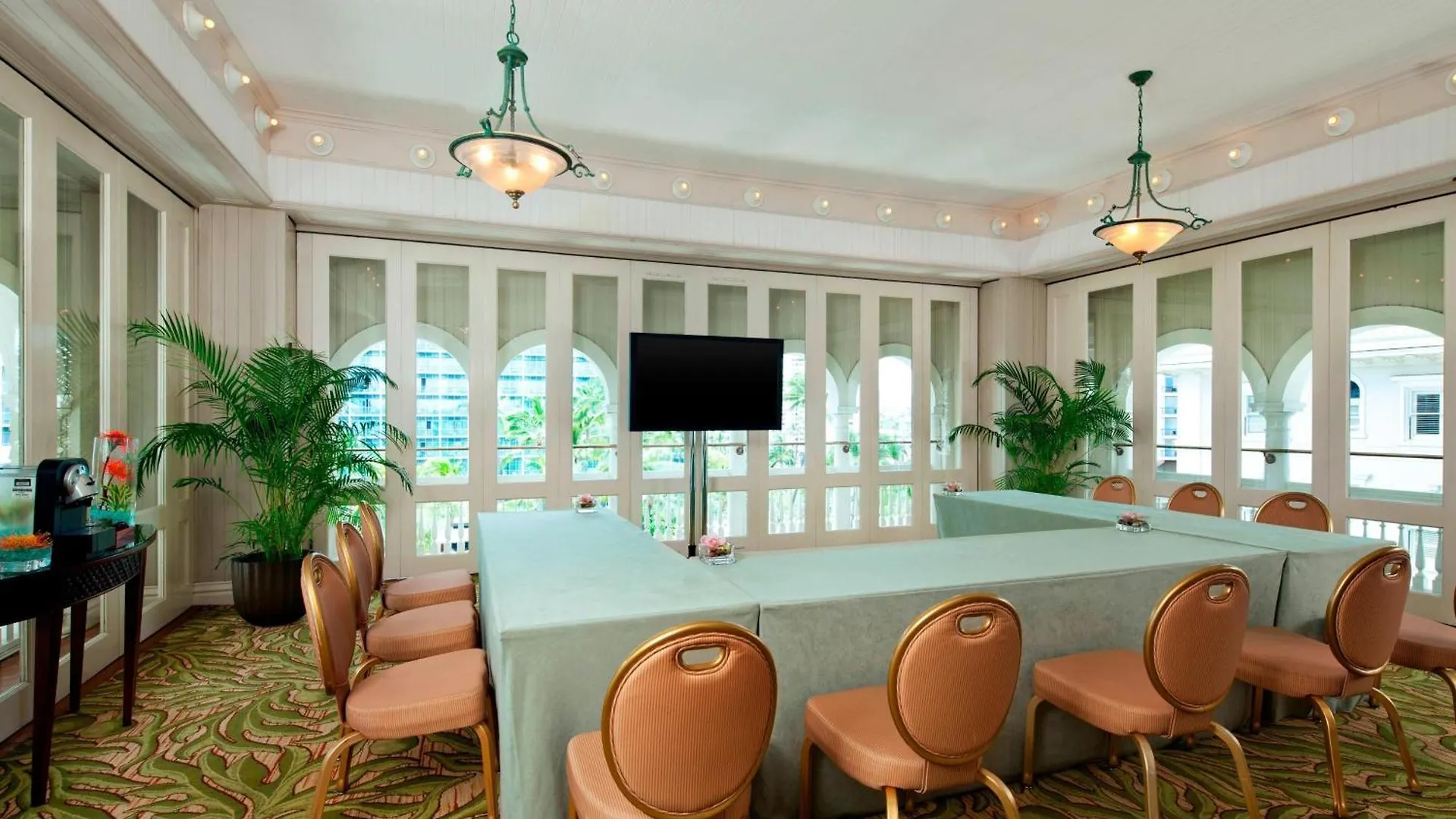 Moana Surfrider, A Westin Resort & Spa, Waikiki Beach Honolulu