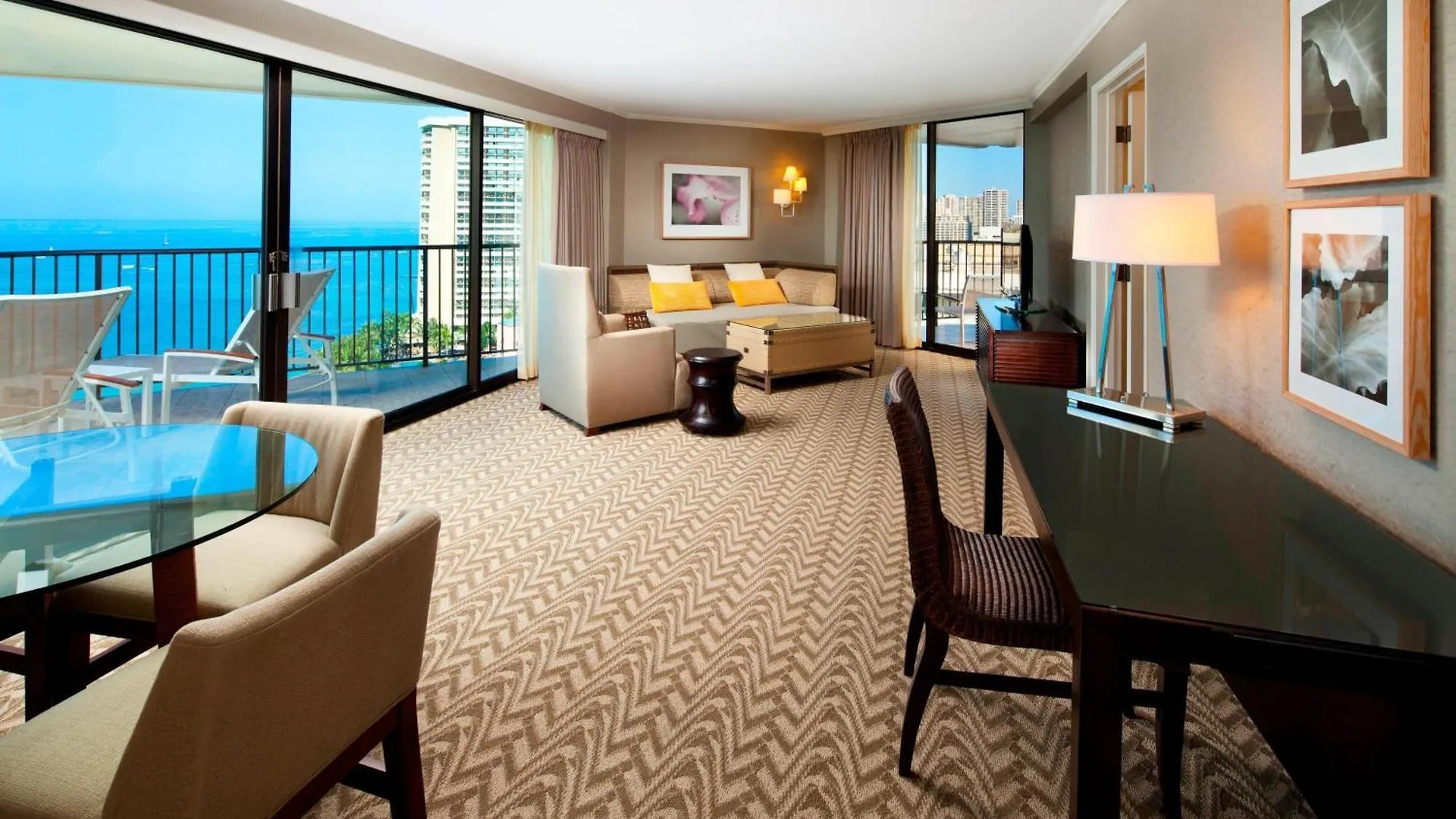 Moana Surfrider, A Westin Resort & Spa, Waikiki Beach Honolulu