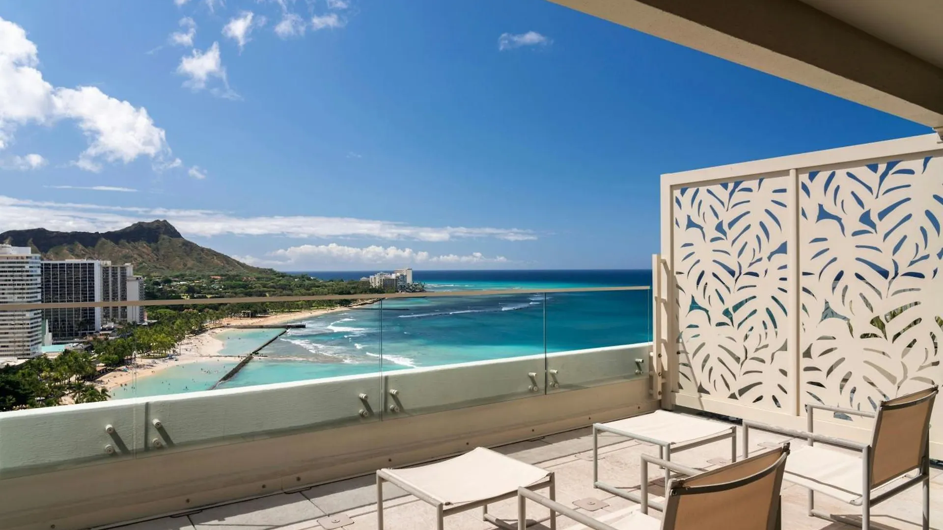 ****  Moana Surfrider, A Westin Resort & Spa, Waikiki Beach Honolulu ABD