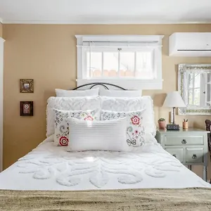 casita-gundry.topanaheimhotels.com/