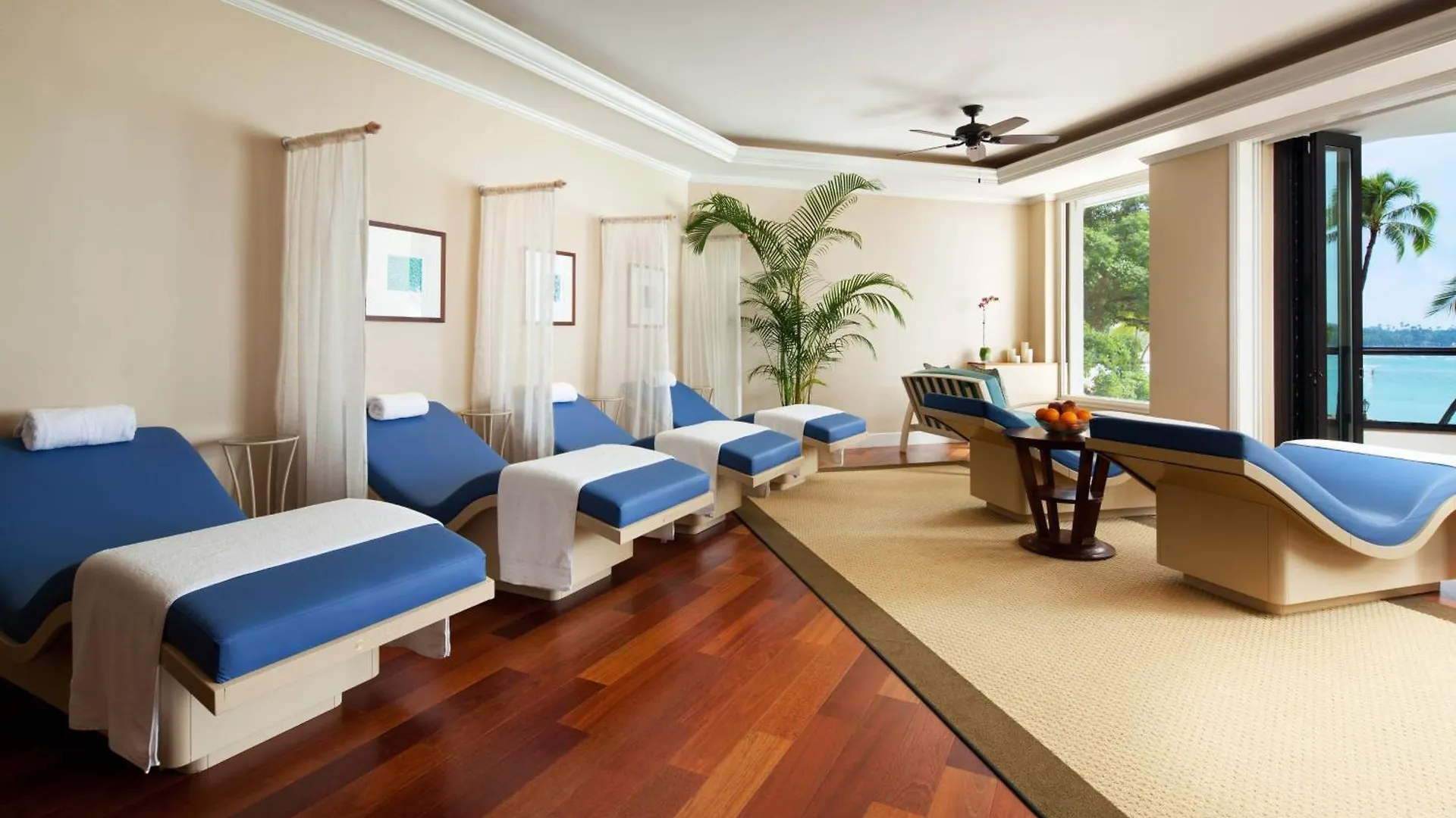 Moana Surfrider, A Westin Resort & Spa, Waikiki Beach Honolulu