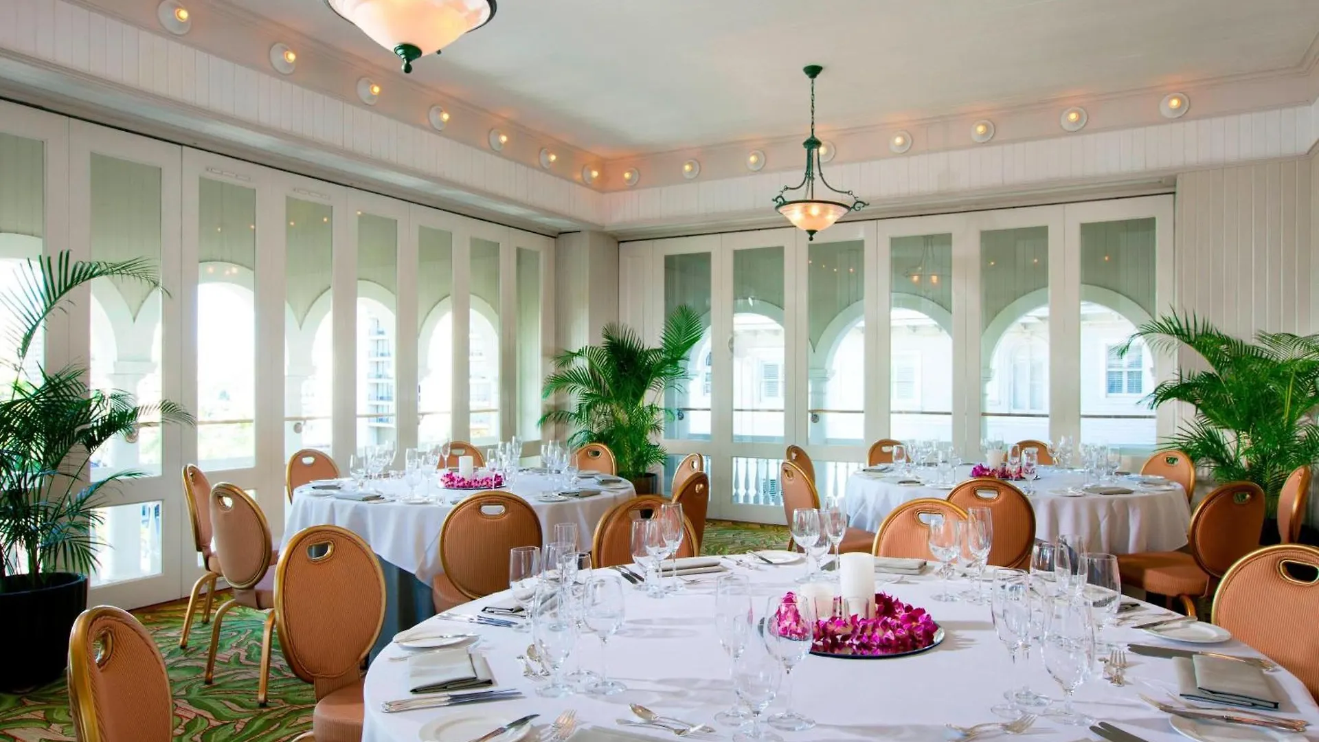 Moana Surfrider, A Westin Resort & Spa, Waikiki Beach Honolulu